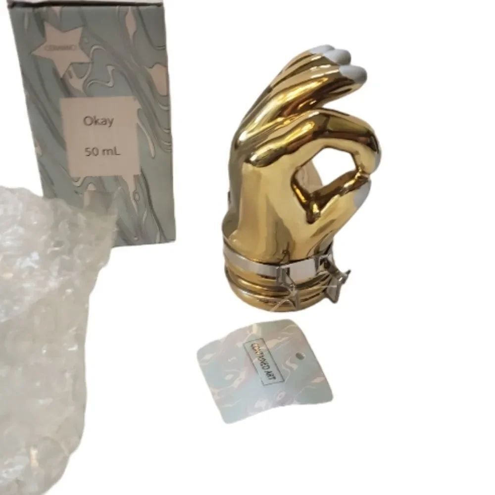 NWB ContainerArt Okay Hand Storage